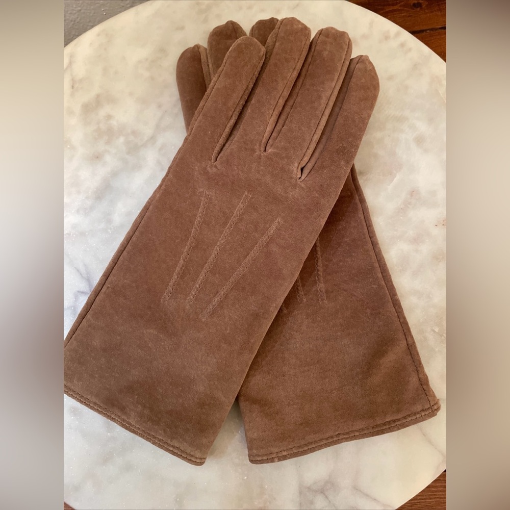 Isotoner Women's Suede Fleece Lined Driving Leather Gloves Beige  SZ Large